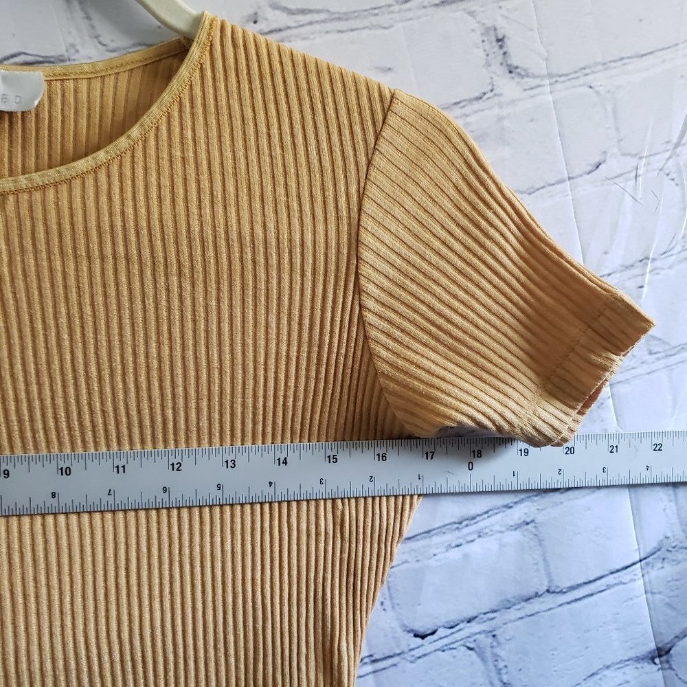 The Limited Ribbed Top - Picture 2 of 5